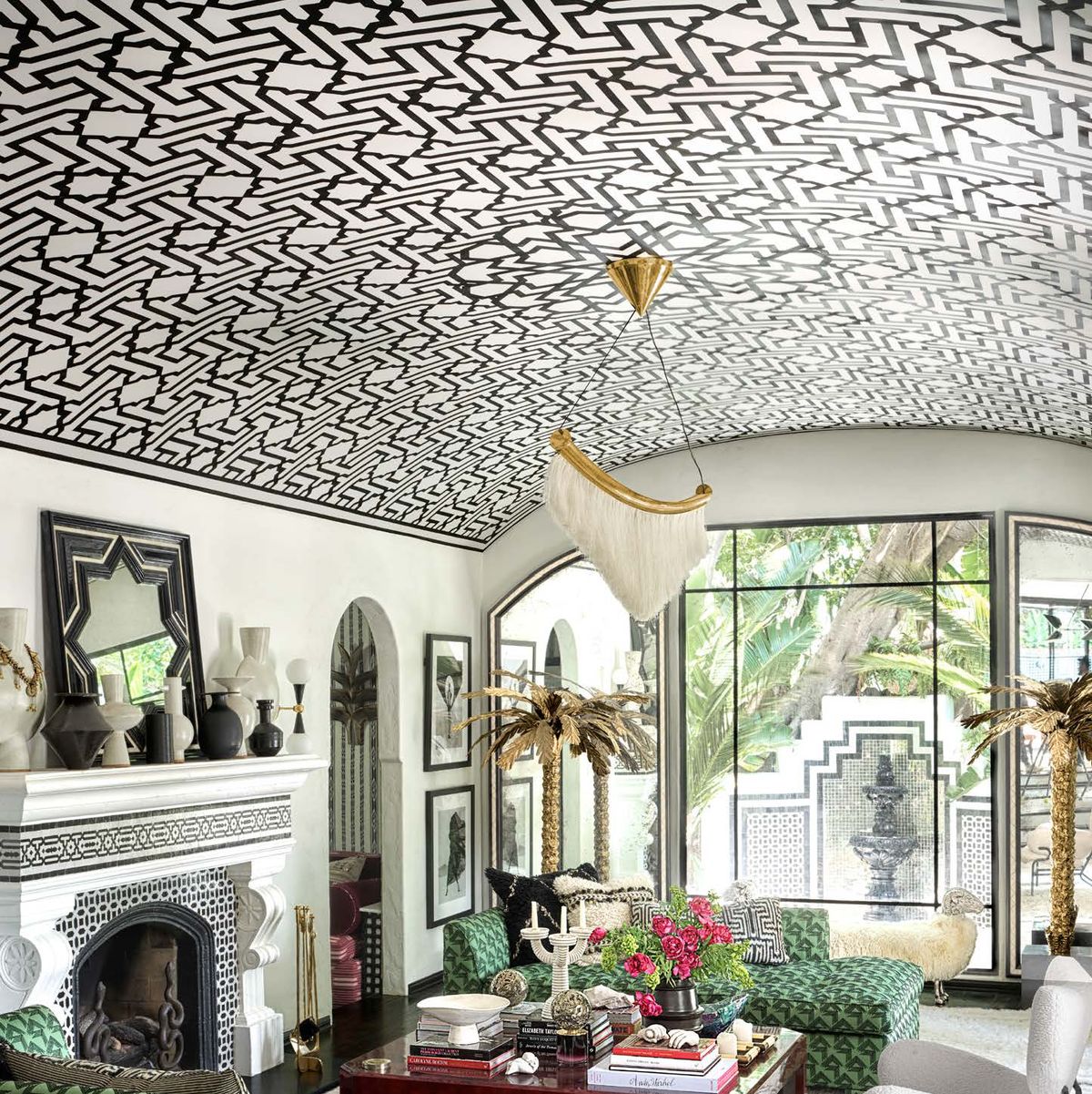 Chic wallpaper  Hood Over Hollywood