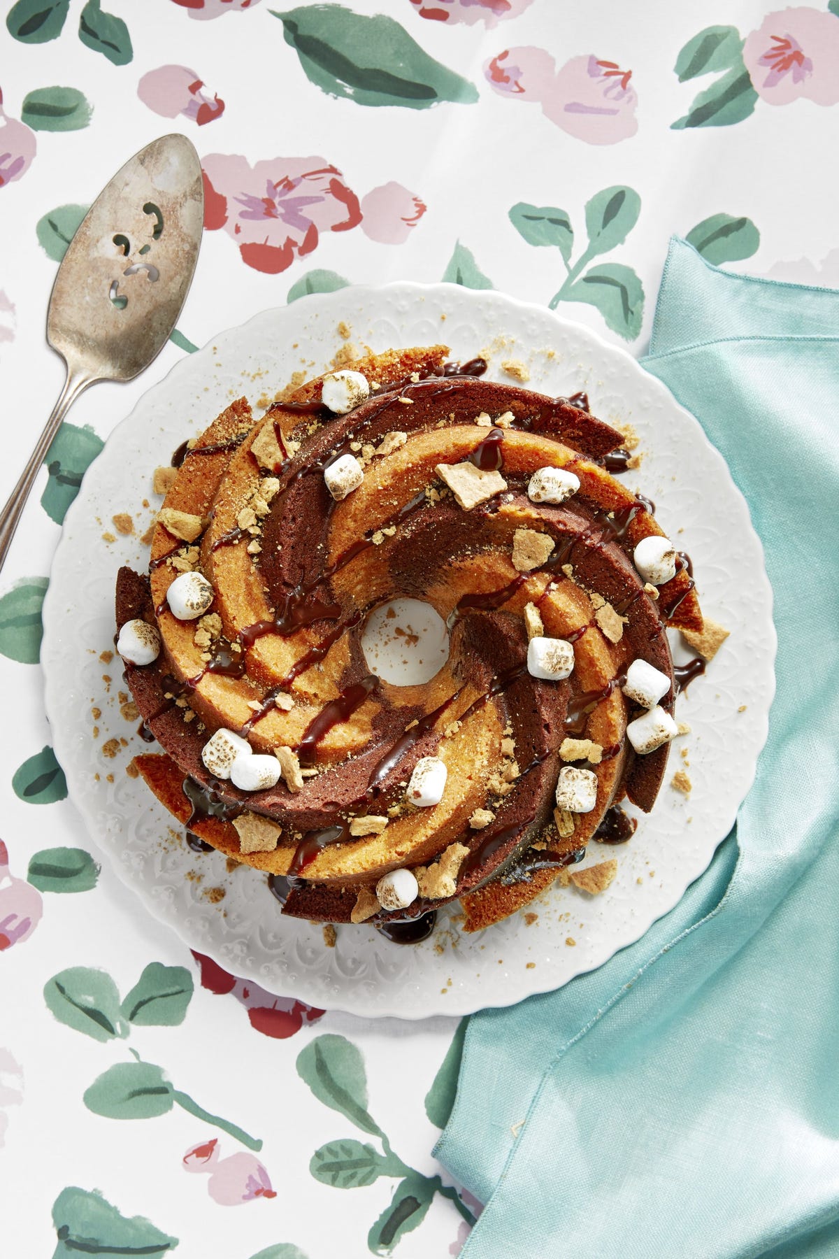 bundt-cake-recipes-smores-swirl-cake-1654787922