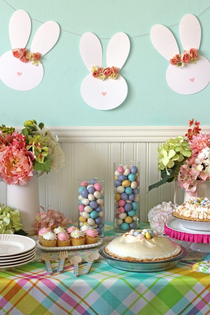 https://hips.hearstapps.com/hmg-prod/images/bunny-crafts-floral-bunny-garland-1581373930.jpg?crop=0.9126559714795008xw:1xh;center,top&resize=980:*