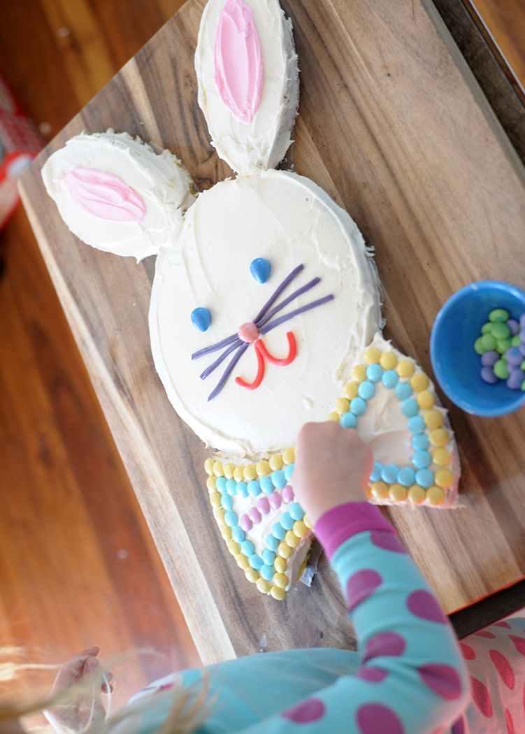 The Cutest Easter Bunny Cake that Even the Baking Challenged Can Do!