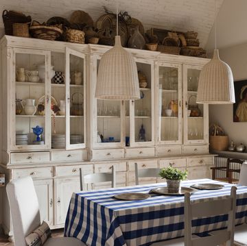 zara home tiene una colección de ollas, sartenes y cazos en estilo vintage