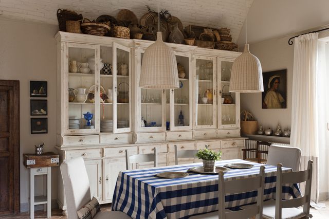zara home tiene una colección de ollas, sartenes y cazos en estilo vintage