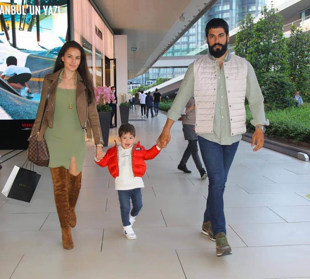 burak ozcivit y familia