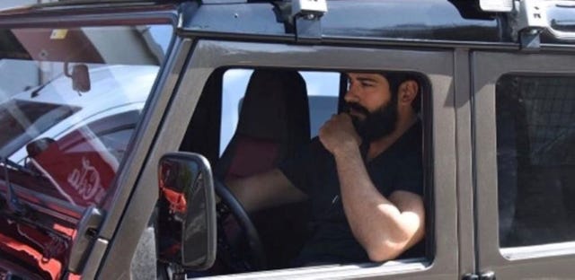 burak ozcivit nuevo coche