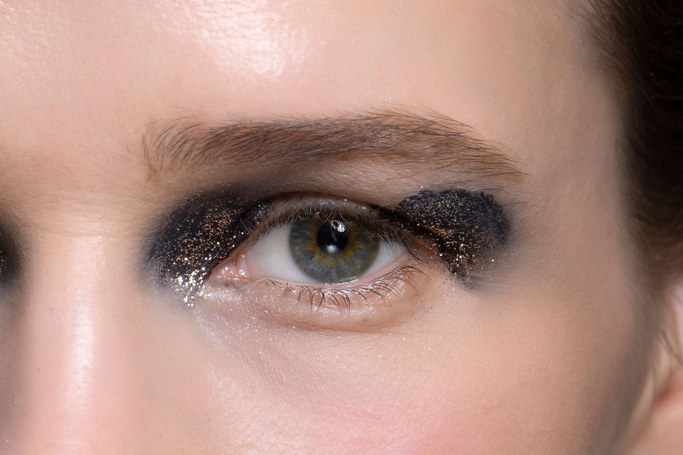 Cómo usar las sombras de ojos de purpurina en tu maquillaje