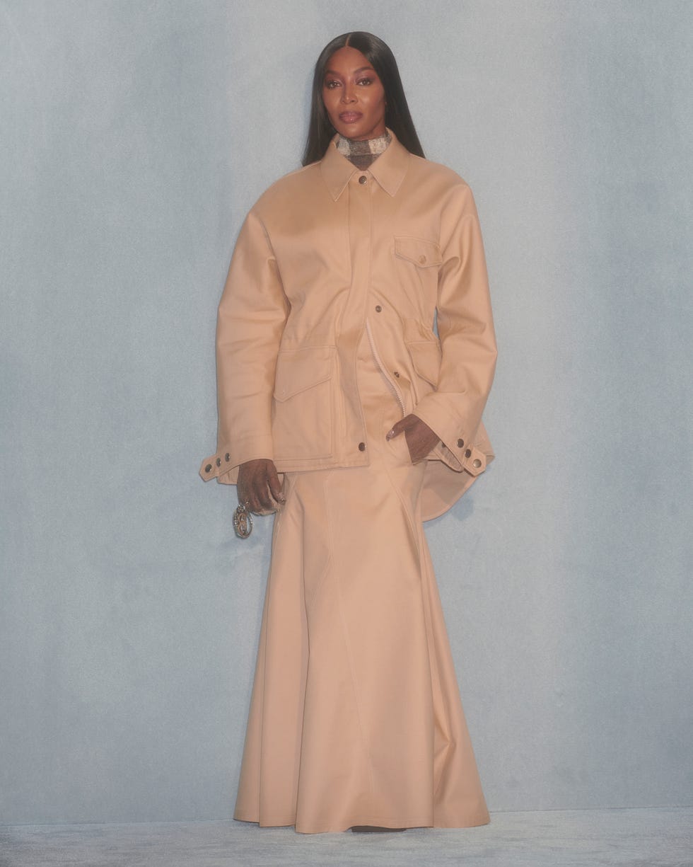 exclusive naomi campbell backstage at the burberry spring 2023 show