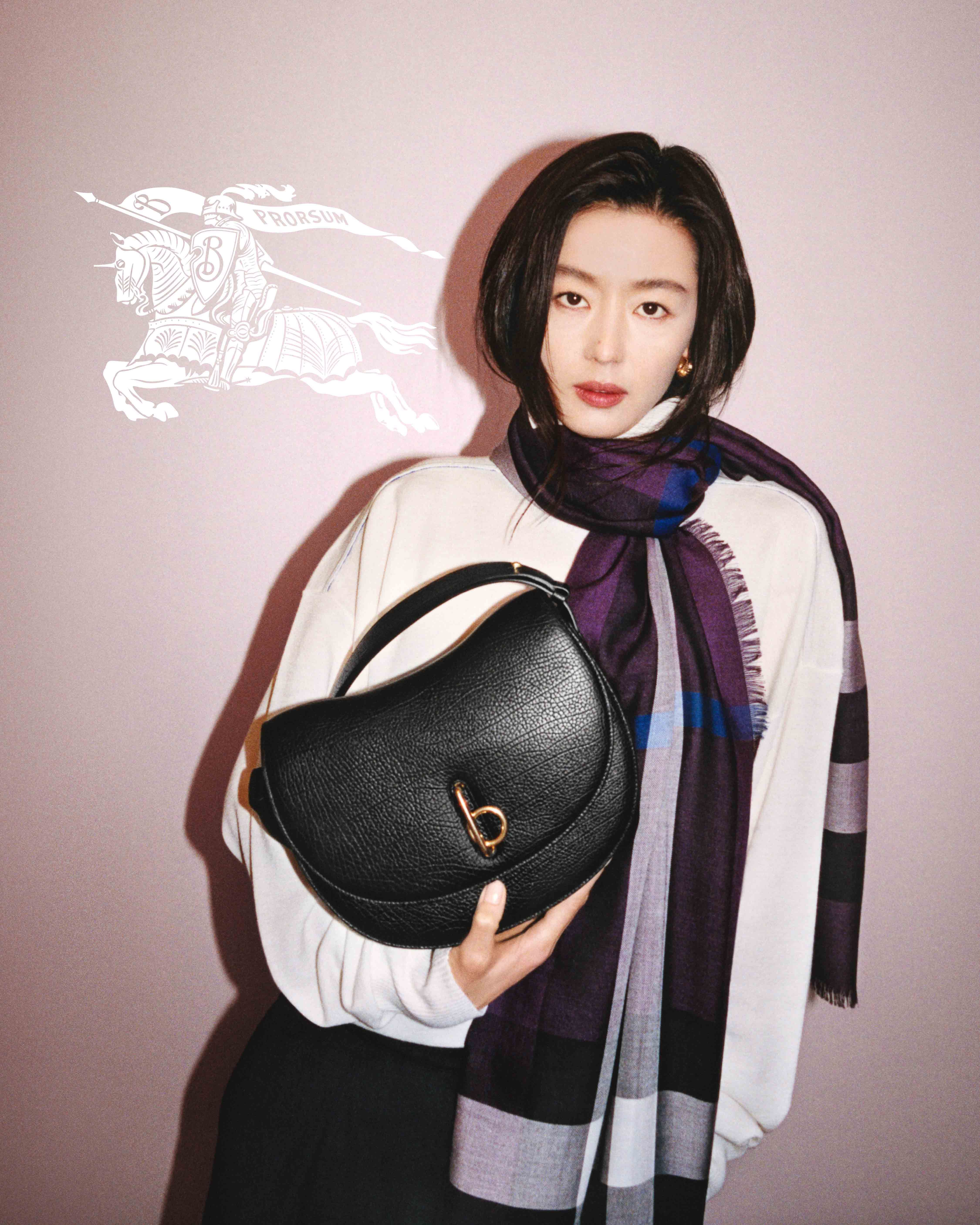 Burberry ショルダーバッグ 〜水川あさみさん着用〜 ロンドン素晴らしい時間でした。 ありがとう@burberry ♡ 🇬🇧🐎