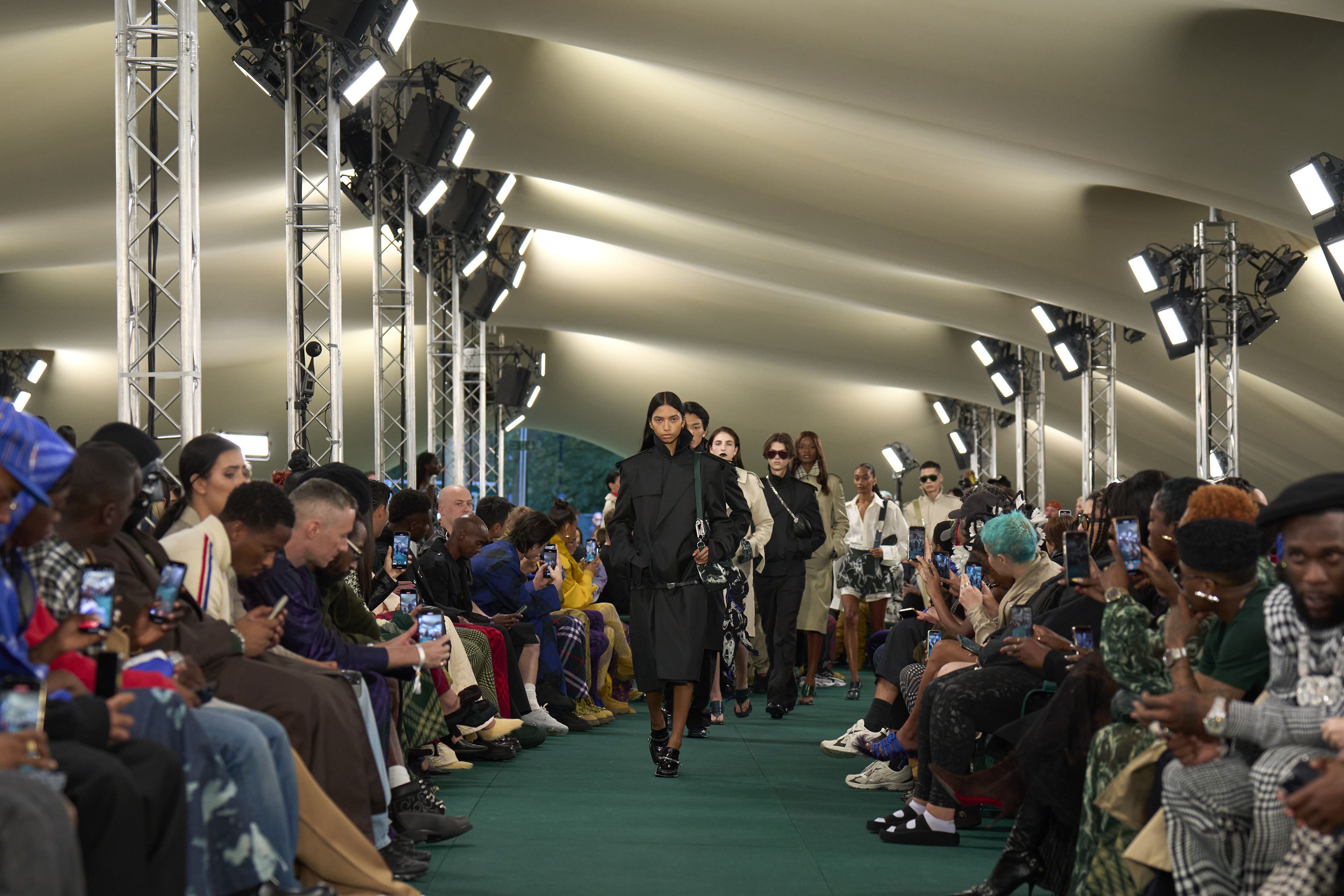 ☆美品☆Burberry オールインワン リネンライクヘンリーネックオールインワン | ur's（ユアーズ）