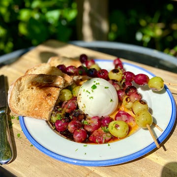 Burrata & BBQ Grapes Recipe burrata bbq grapes recipe