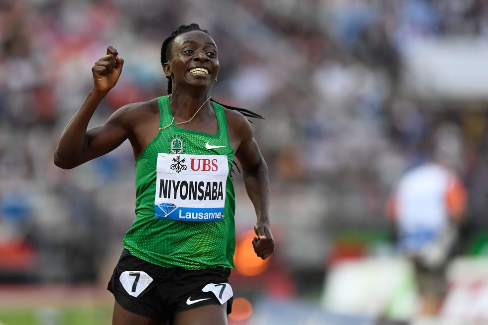 Francine Niyonsaba, de Burundi, la rival más series de Semenya, también sufre hiperandrogenismo.