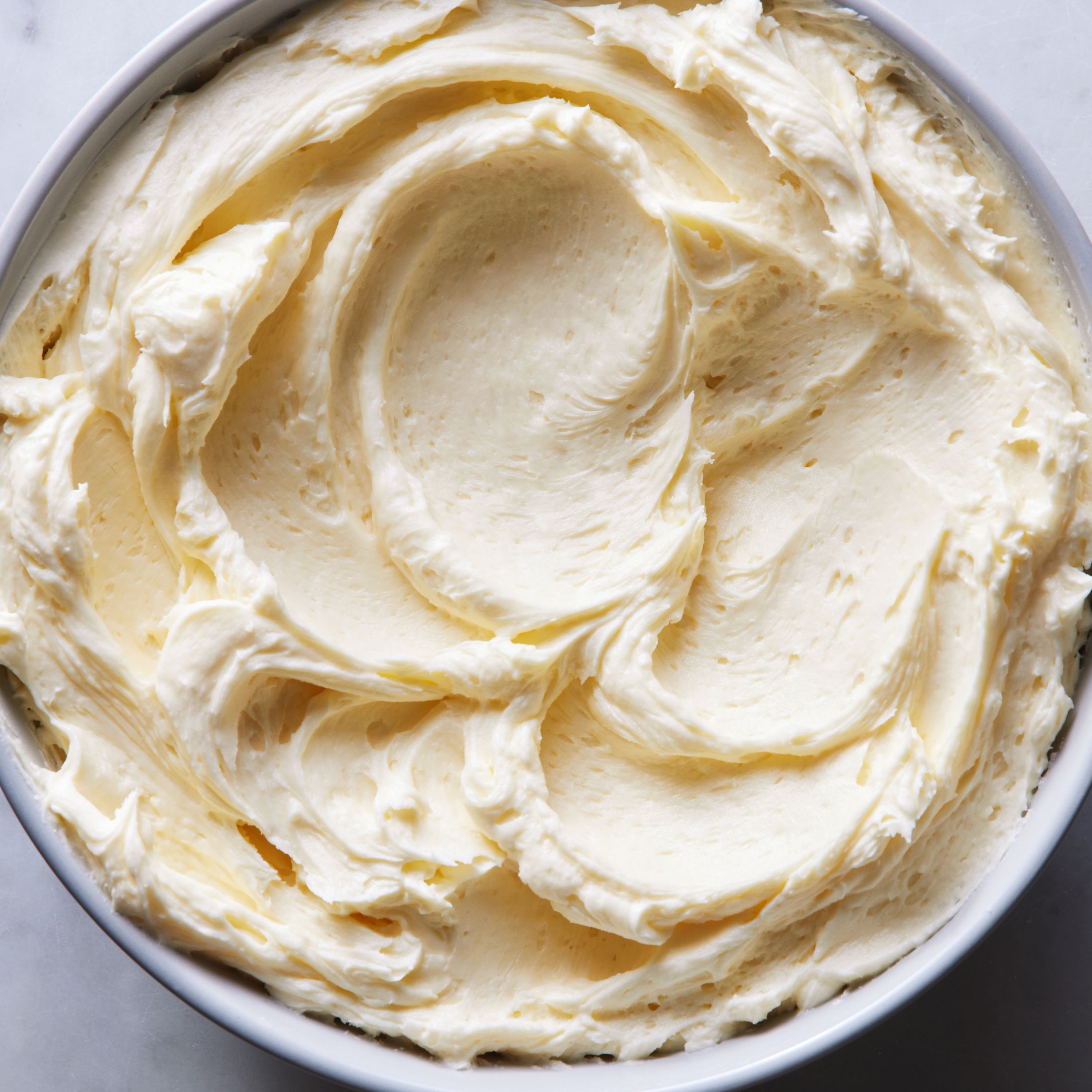 The Best Vanilla Buttercream Frosting - Belle of the Kitchen