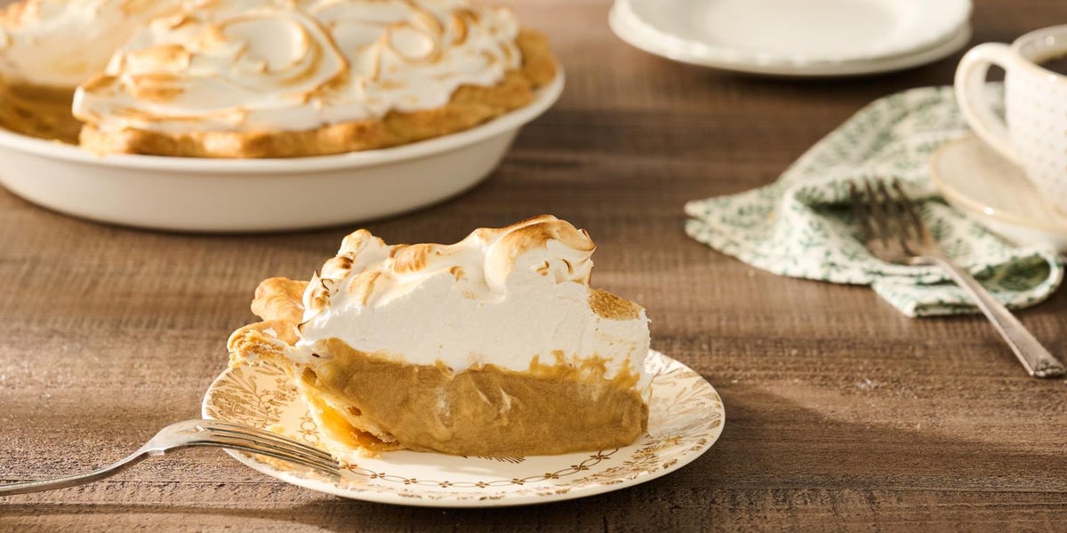 Butterscotch Pie [www.thepioneerwoman.com]