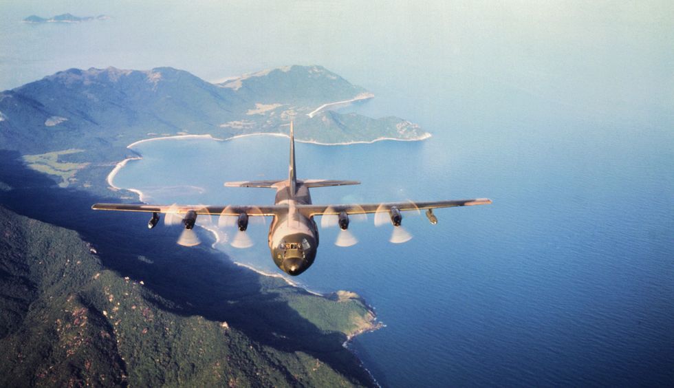 C-130 ハーキュリーズ」が最高の航空機と言える理由、東日本