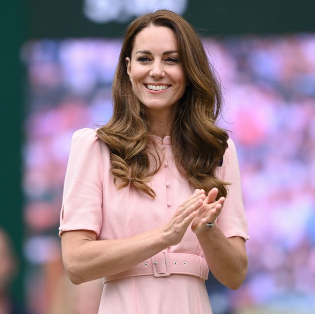 凱特「英格蘭國旗配色」穿搭成歐國盃決賽焦點！威廉王子、喬治王子與凱特的觀賽造型盤點