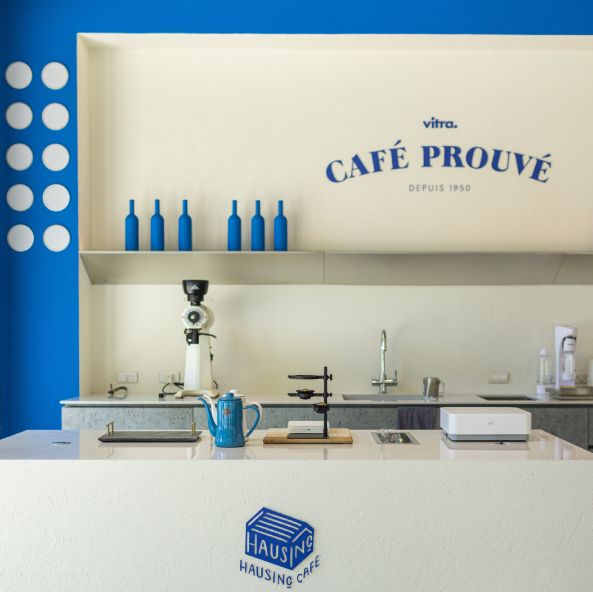 café prouvé by vitra限定六個月咖啡館！法式當代設計桌椅、楓糖可頌打造質感法式生活美學