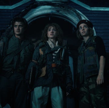 stranger things l to r joe keery as steve harrington, natalia dyer as nancy wheeler and maya hawke as robin buckley in stranger things cr courtesy of netflix © 2022