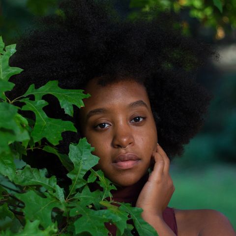 Hair, People in nature, Face, Green, Hairstyle, Beauty, Black hair, Lip, Human, Smile, 