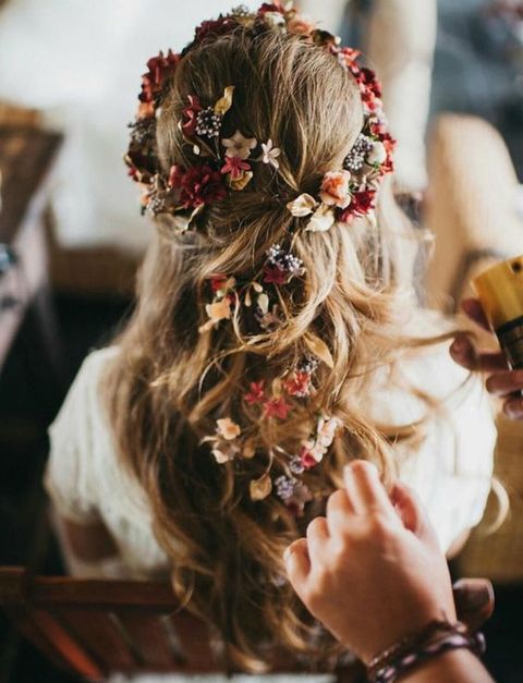 Unir Bienes diversos María 17 ideas para llevar flores en el pelo