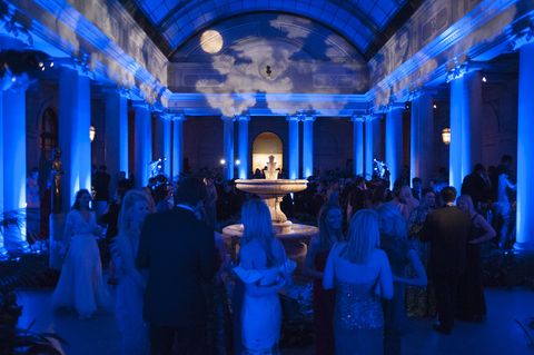 Blue, Cobalt blue, Lighting, Red, Function hall, Event, Electric blue, Architecture, Ballroom, Ceremony, 