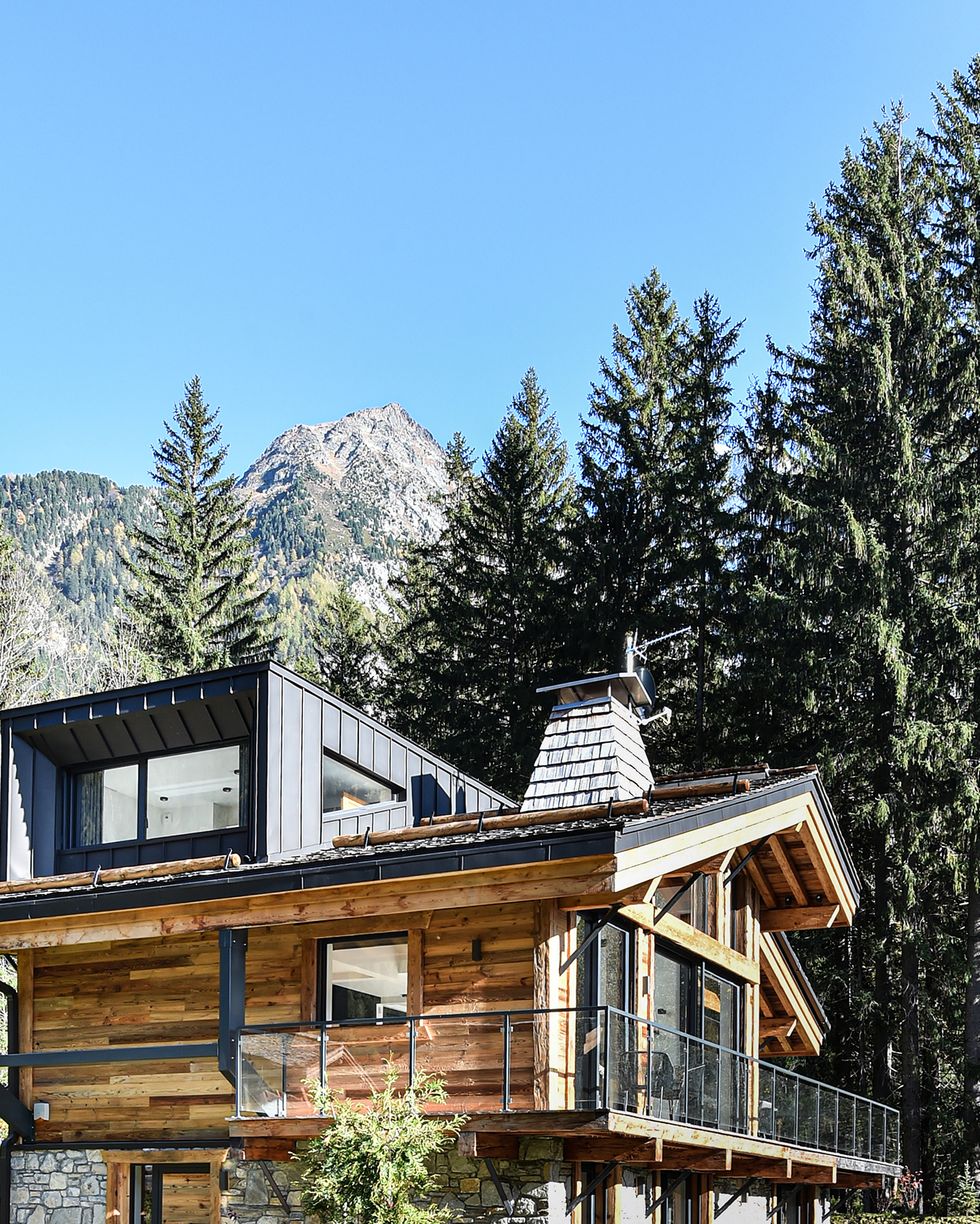 cabaña de montaña de diseño rústico y contemporáneo