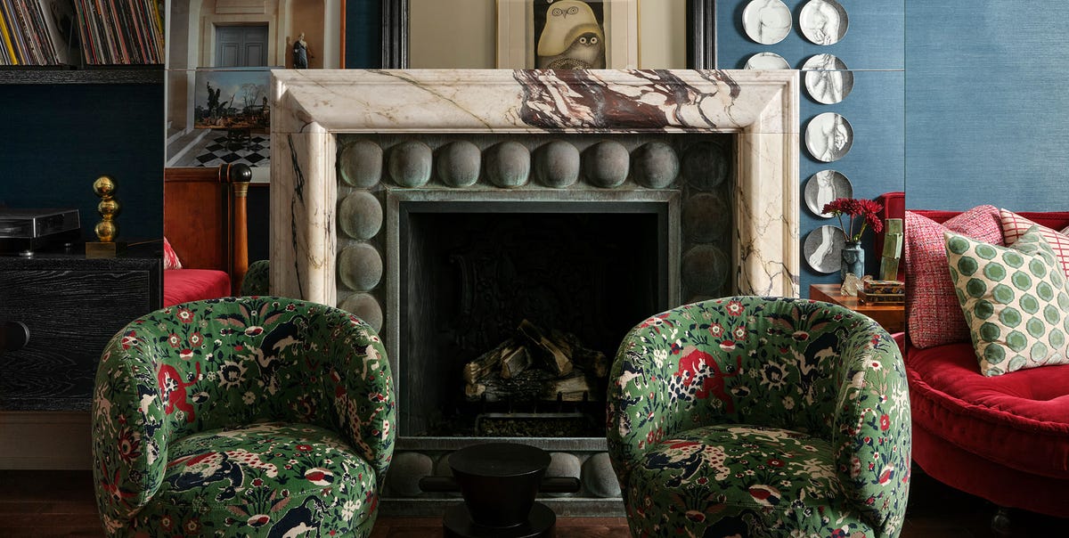 A Charming Victorian Puts the ‘Unexpected Red’ Theory to the Test A Charming Victorian Puts the ‘Unexpected Red’ Theory to the Test