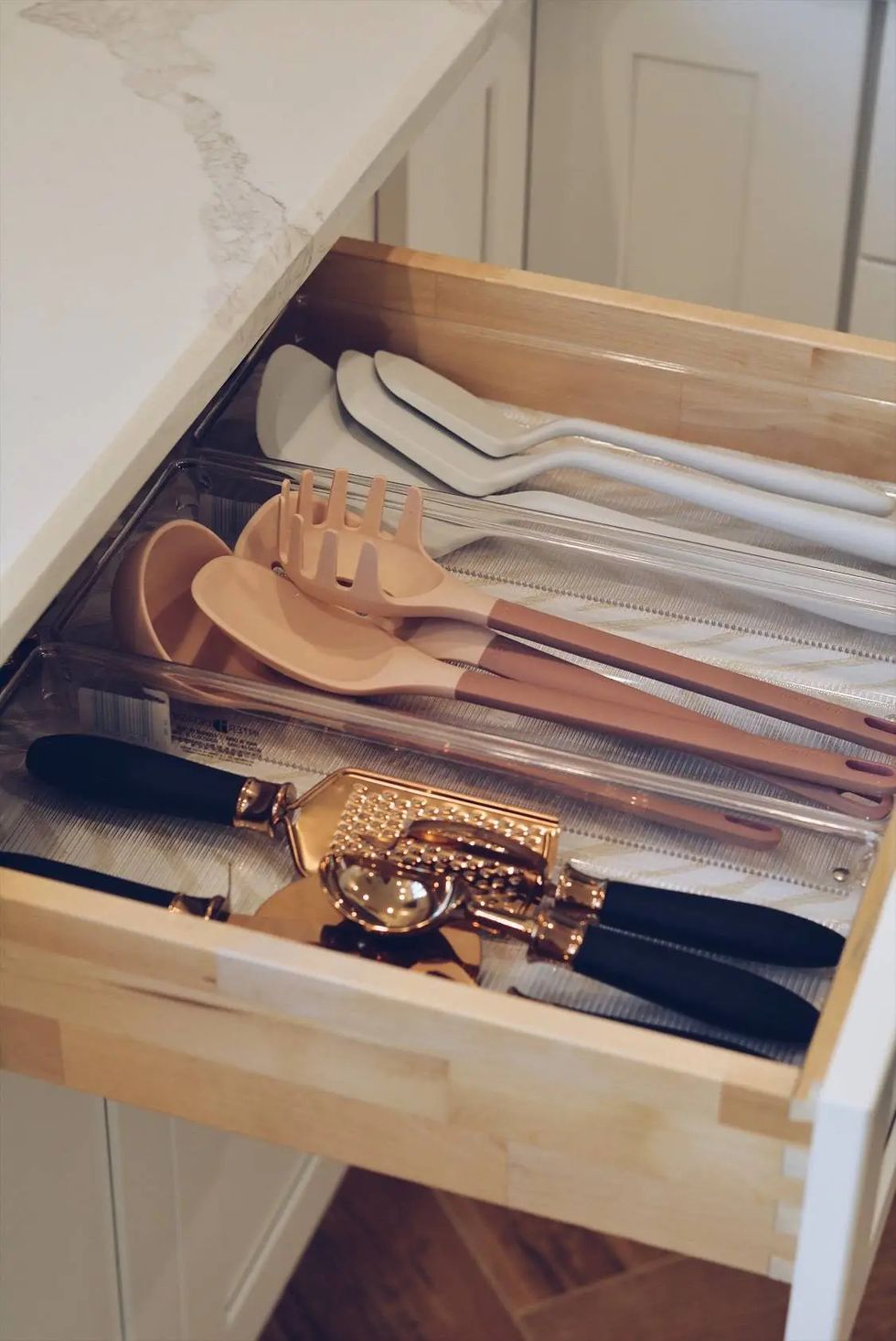 The Most Popular Kitchen Drawer Organizers You Can Get Right Now