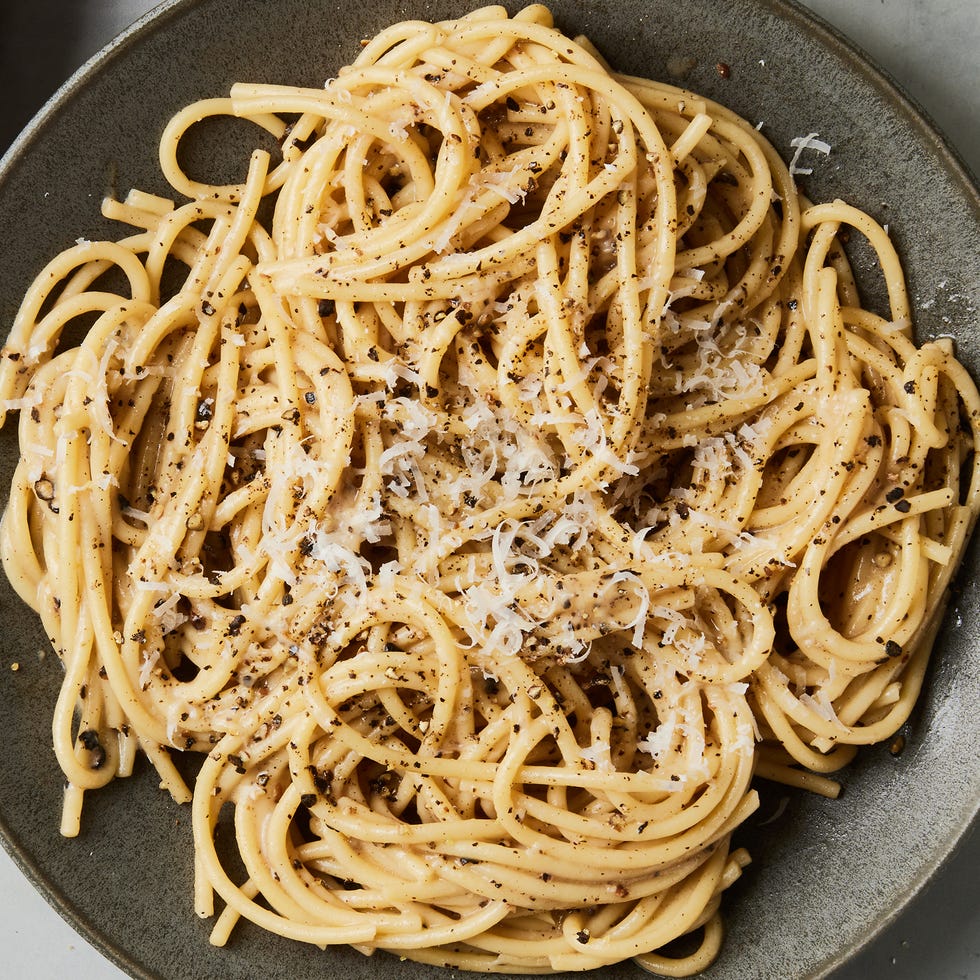 cacio e pepe topped with pepper and parmesan