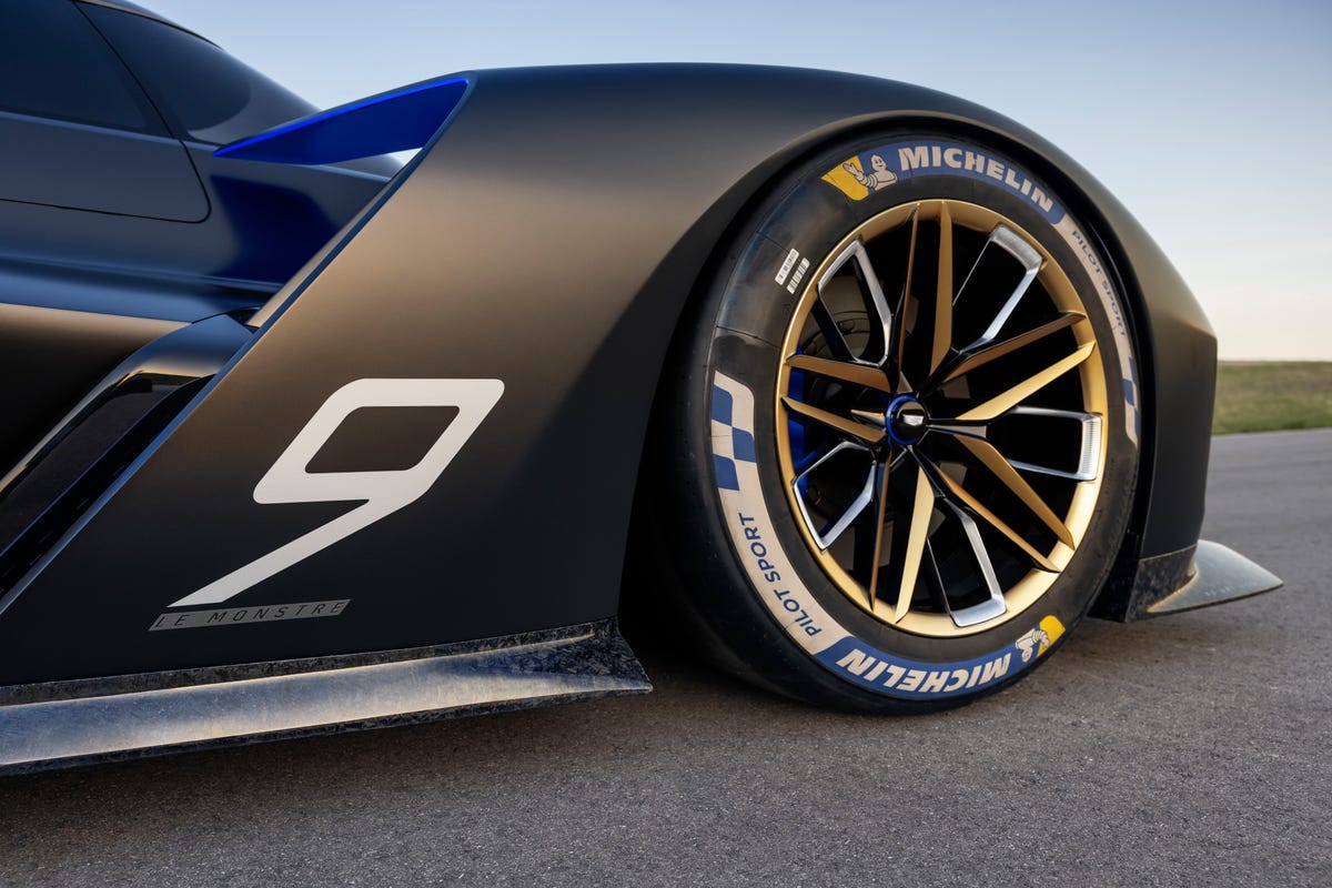 The Cadillac Project GTP Hypercar Is a Gorgeous Race Car With an