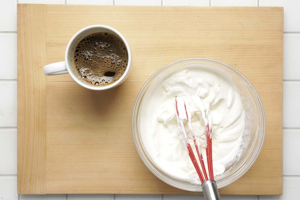 Café italiano con plátano caramelizado