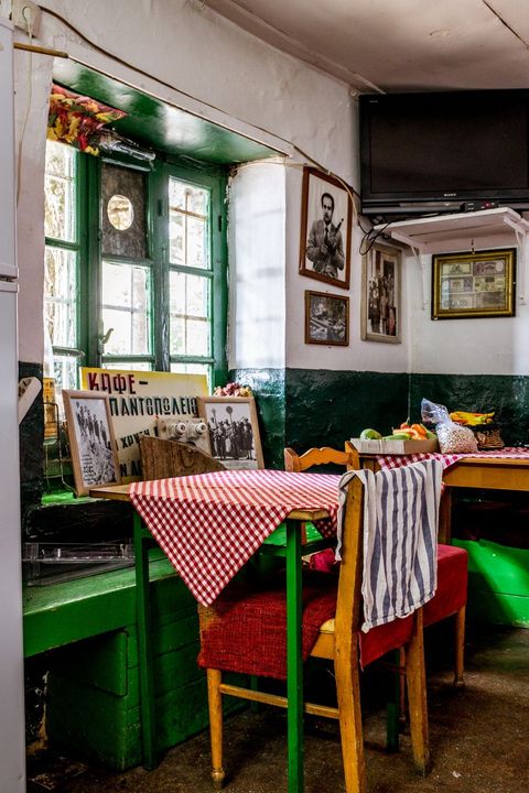 Het kafenio van Vradheto is een van de best bewaard gebleven dorpscafs van de streek