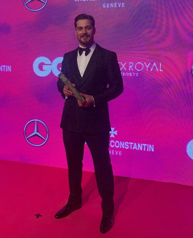 çagatay ulusoy hombre gq 2019