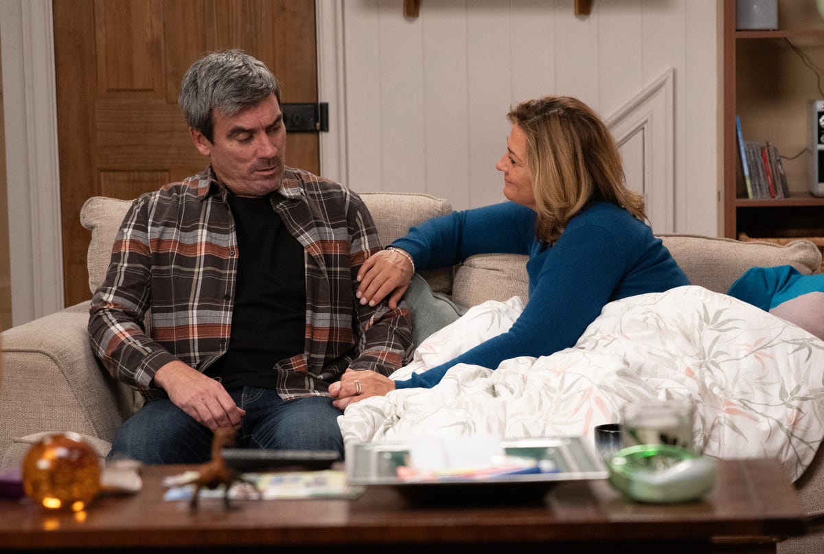 Emmerdale reveals Cain Dingle's new fury in early ITVX episode