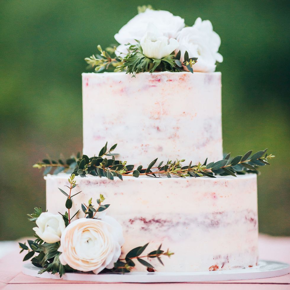 spring country weddings cake
