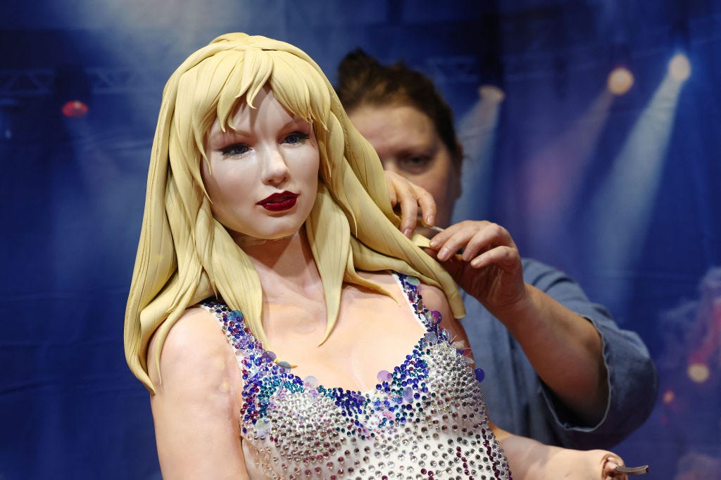 Life-Sized Taylor Swift Cake Falls Apart While Being Driven To Cake Competition