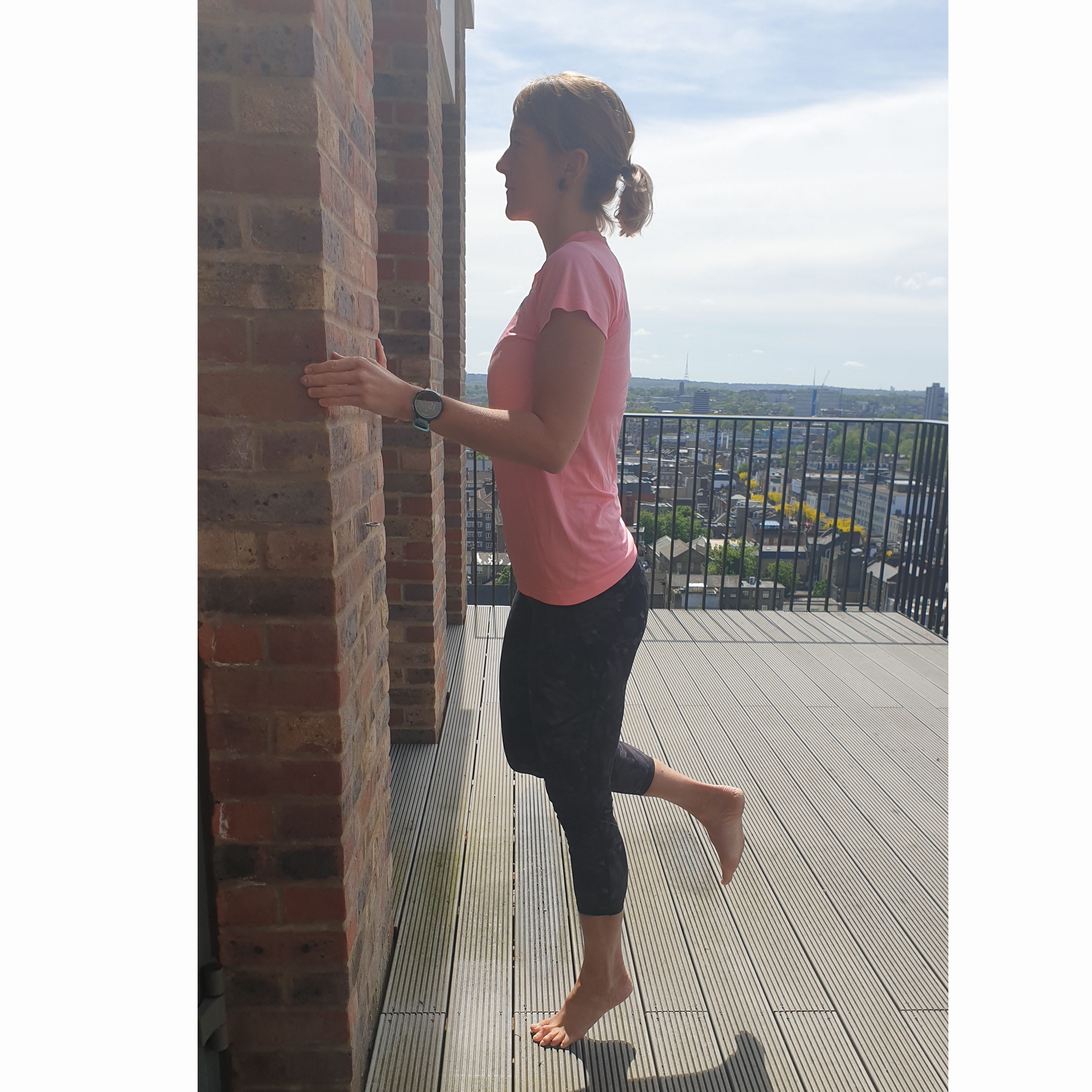 Standing, Sportswear, Physical fitness, Morning, Joint, Shoulder, Leg, Jogging, Arm, Running, 