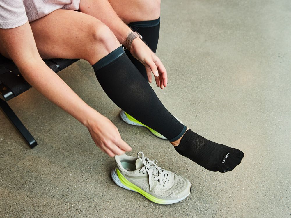 The difference between compression socks and calf sleeves
