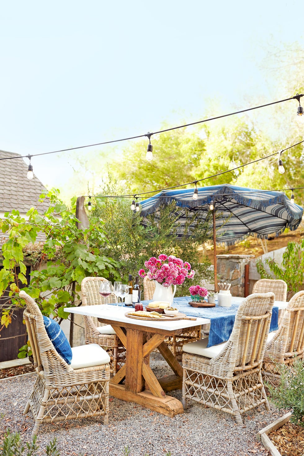 outdoor dining room