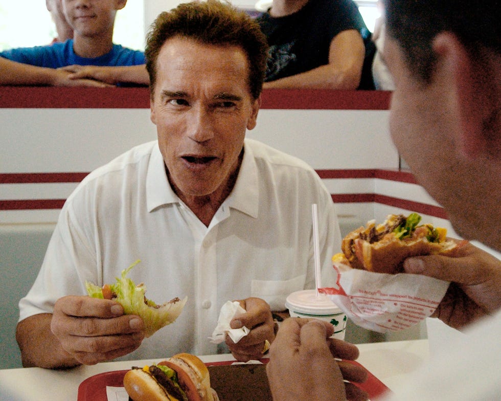 schwarzenegger stops to eat on bus tour