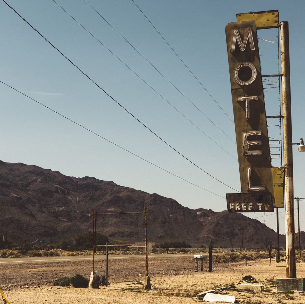 route 66 abandoned motel sign