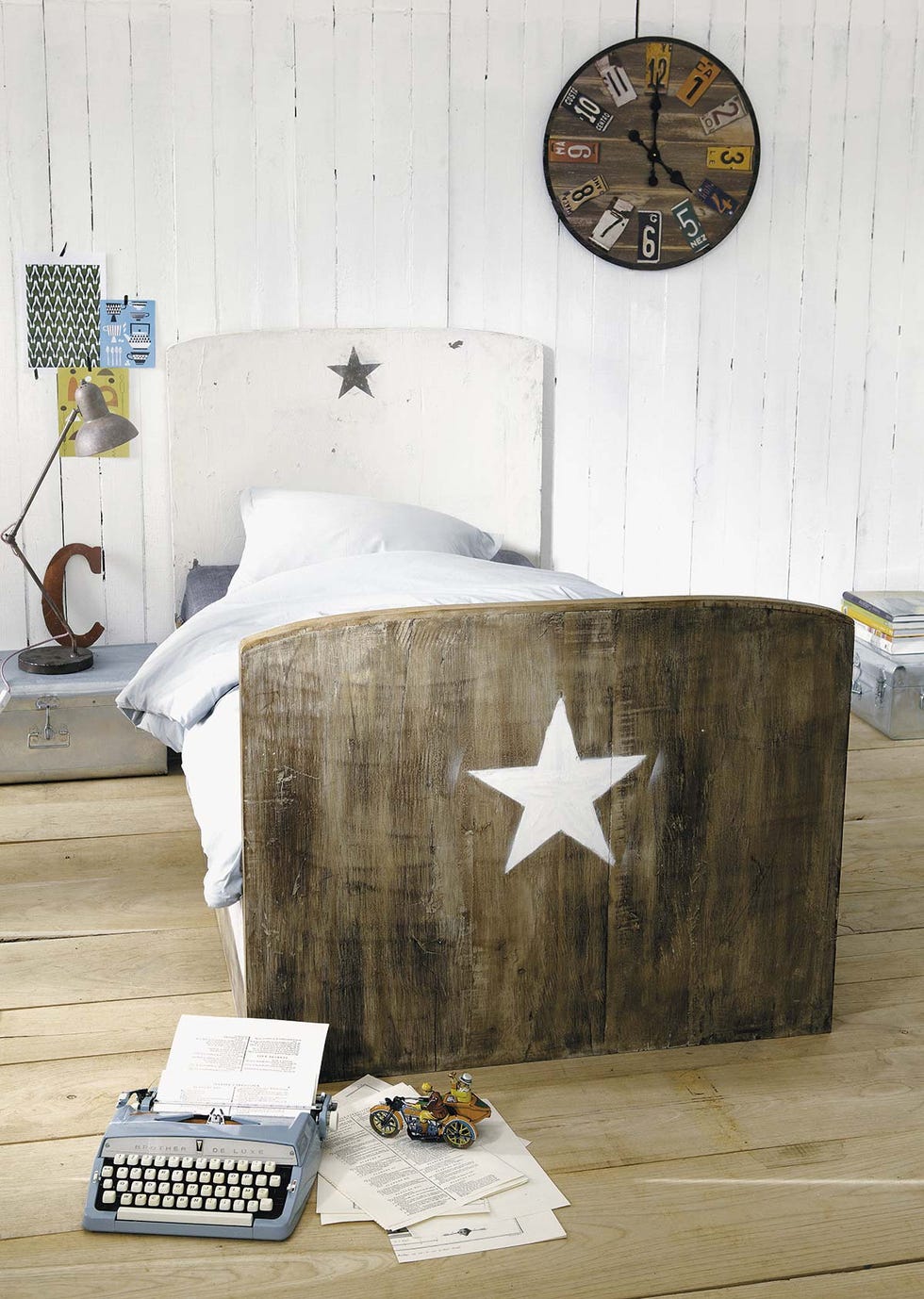Dormitorio infantil con madera natural