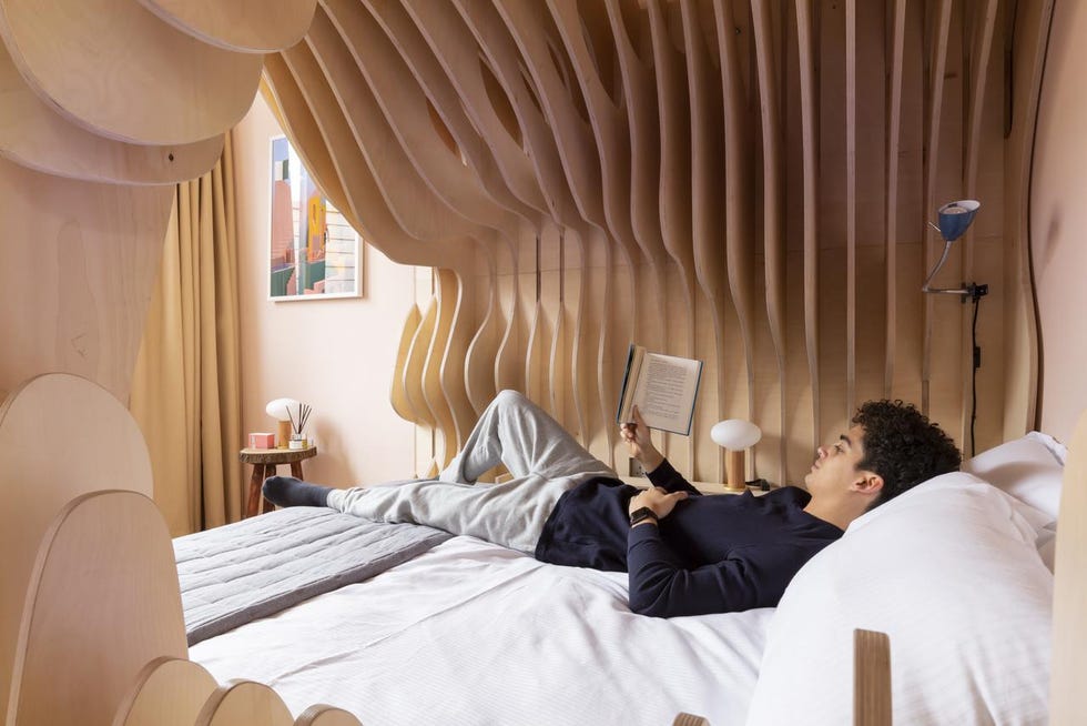 Cama inspirada en el útero materno en The Zed Rooms
