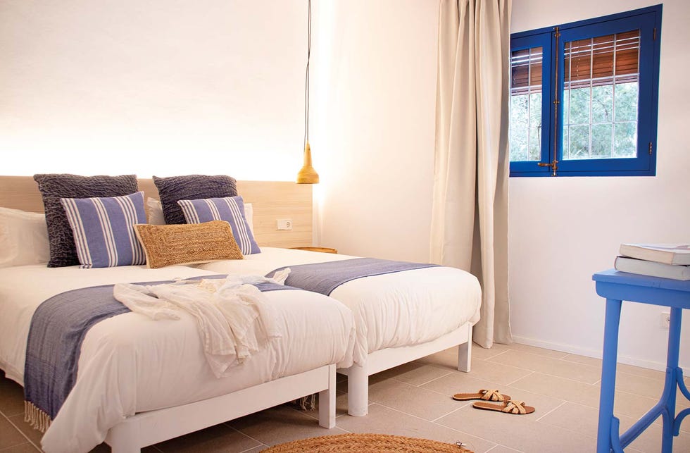 dormitorio con camas dobles