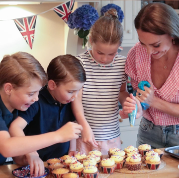 the cambridge kids bake cupcakes for a platinum jubilee party the cambridge kids bake cupcakes for a platinum jubilee party