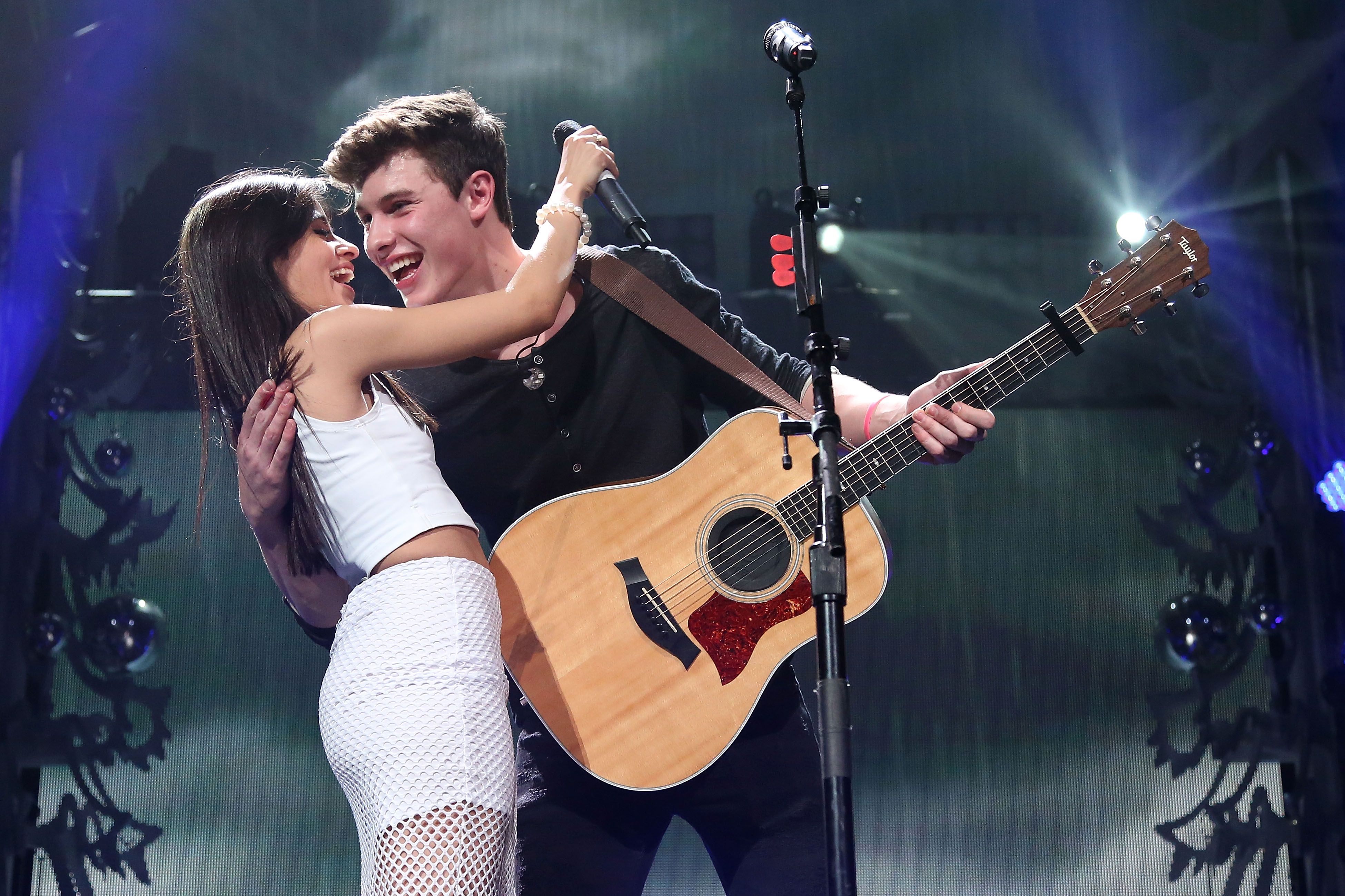 Camila Cabello and Shawn Mendes Sang a Steamy VMAs “Señorita” Song