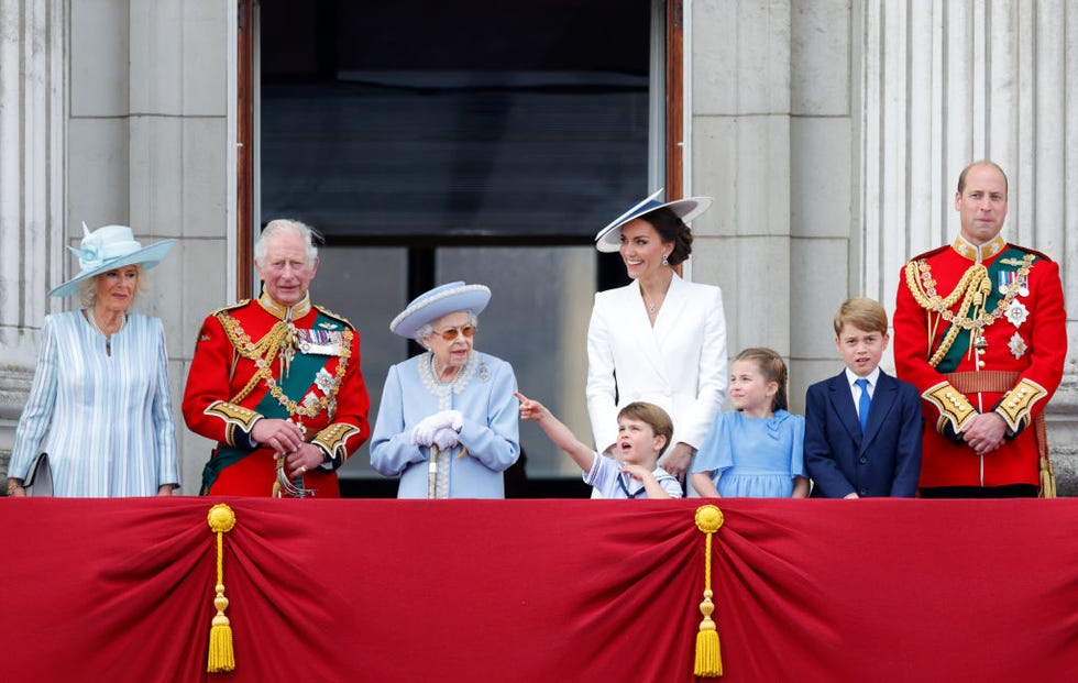 queen elizabeth ii platinum jubilee 2022 trooping the colour