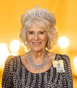 queen consort queen elizabeth ii necklace