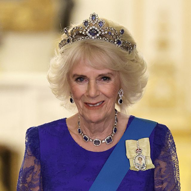 カミラ王妃 チャールズ国王 エリザベス女王 戴冠式 ロイヤルファミリー