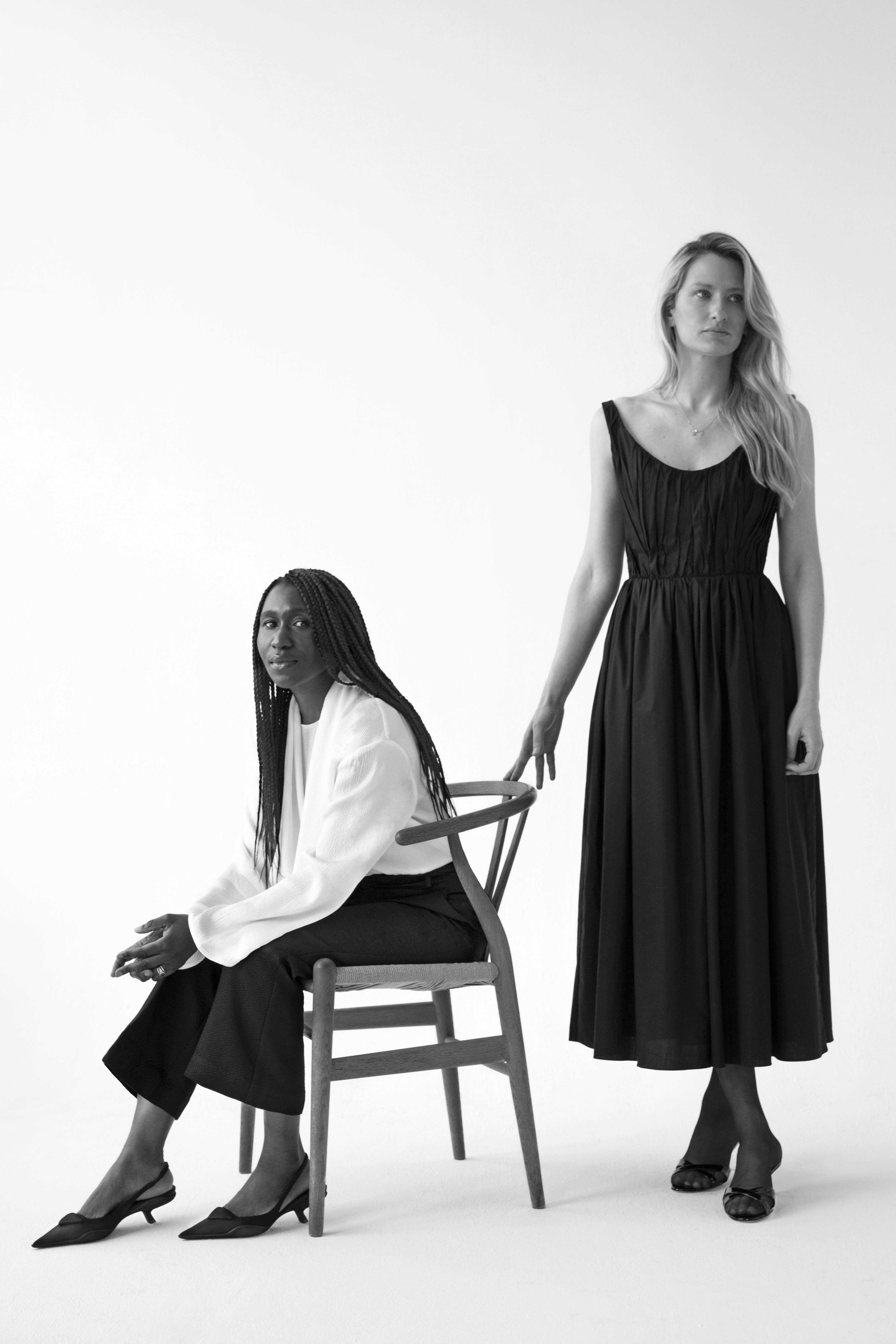 ワンピース WRYHT - HOLLY PLEATED DRESS - BLACK WRYHT - HOLLY PLEATED DRESS - BLACK