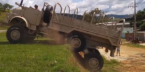 camión mercedes 6x6 suspensión boomerang 'mamute'