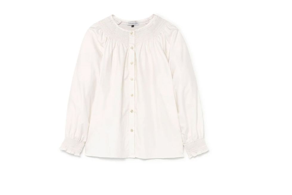 camisa blanca de estilo vintage de la firma de moda española maría de la orden que tiene tamara falcó